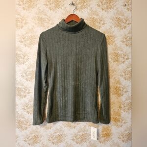 NWT EKOVAER Army Green Turtleneck Lounge Top